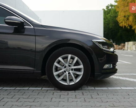 Серый Фольксваген Пассат, объемом двигателя 1.6 л и пробегом 270 тыс. км за 15300 $, фото 4 на Automoto.ua