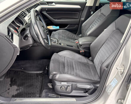 Серый Фольксваген Пассат, объемом двигателя 1.4 л и пробегом 210 тыс. км за 18100 $, фото 26 на Automoto.ua