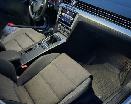 Серый Фольксваген Пассат, объемом двигателя 1.6 л и пробегом 249 тыс. км за 13499 $, фото 38 на Automoto.ua