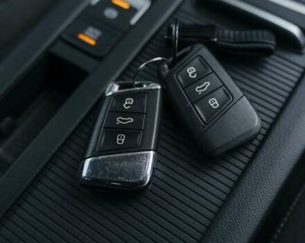 Сірий Фольксваген Пассат, об'ємом двигуна 1.97 л та пробігом 242 тис. км за 17500 $, фото 3 на Automoto.ua