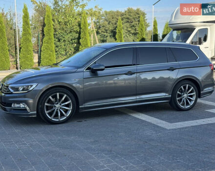 Серый Фольксваген Пассат, объемом двигателя 2 л и пробегом 257 тыс. км за 17999 $, фото 1 на Automoto.ua