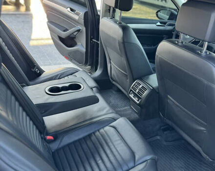 Серый Фольксваген Пассат, объемом двигателя 2 л и пробегом 257 тыс. км за 17999 $, фото 45 на Automoto.ua