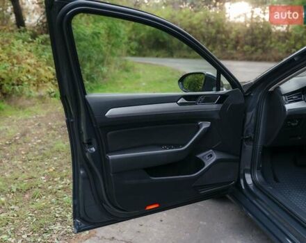 Сірий Фольксваген Пассат, об'ємом двигуна 1.97 л та пробігом 242 тис. км за 17500 $, фото 22 на Automoto.ua