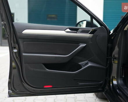 Серый Фольксваген Пассат, объемом двигателя 1.6 л и пробегом 270 тыс. км за 15300 $, фото 18 на Automoto.ua