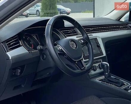 Серый Фольксваген Пассат, объемом двигателя 1.97 л и пробегом 207 тыс. км за 18000 $, фото 10 на Automoto.ua