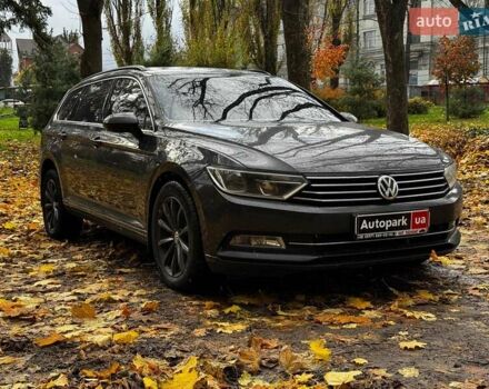 Фольксваген Пассат 2017 в Киеве на Automoto.ua Серый Фольксваген Пассат, объемом двигателя 2 л и пробегом 282 тыс. км за 13790 $, фото 2 на Automoto.ua