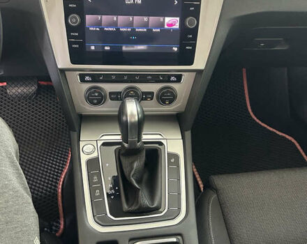 Серый Фольксваген Пассат, объемом двигателя 1.97 л и пробегом 305 тыс. км за 16900 $, фото 10 на Automoto.ua