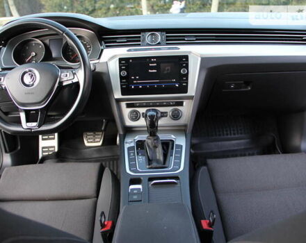 Серый Фольксваген Пассат, объемом двигателя 1.97 л и пробегом 276 тыс. км за 16000 $, фото 22 на Automoto.ua