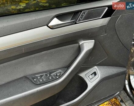 Фольксваген Пассат 2017 в Киеве на Automoto.ua Серый Фольксваген Пассат, объемом двигателя 2 л и пробегом 282 тыс. км за 13790 $, фото 13 на Automoto.ua