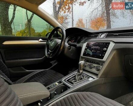 Фольксваген Пассат 2017 в Киеве на Automoto.ua Серый Фольксваген Пассат, объемом двигателя 2 л и пробегом 282 тыс. км за 13790 $, фото 26 на Automoto.ua