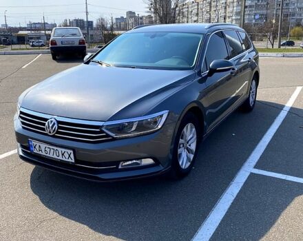 Серый Фольксваген Пассат, объемом двигателя 1.6 л и пробегом 297 тыс. км за 14190 $, фото 1 на Automoto.ua