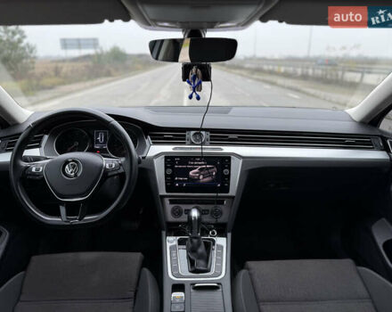 Серый Фольксваген Пассат, объемом двигателя 1.6 л и пробегом 251 тыс. км за 14800 $, фото 33 на Automoto.ua