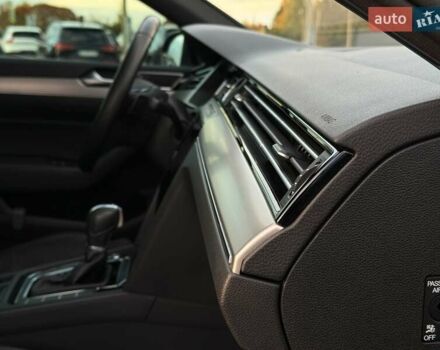 Серый Фольксваген Пассат, объемом двигателя 2 л и пробегом 199 тыс. км за 21499 $, фото 70 на Automoto.ua