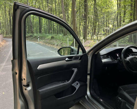 Серый Фольксваген Пассат, объемом двигателя 1.97 л и пробегом 270 тыс. км за 18000 $, фото 7 на Automoto.ua