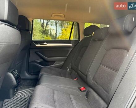 Фольксваген Пассат 2017 в Киеве на Automoto.ua Серый Фольксваген Пассат, объемом двигателя 2 л и пробегом 282 тыс. км за 13790 $, фото 22 на Automoto.ua