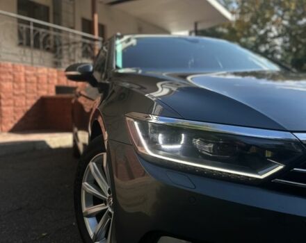 Серый Фольксваген Пассат, объемом двигателя 2 л и пробегом 288 тыс. км за 18700 $, фото 2 на Automoto.ua