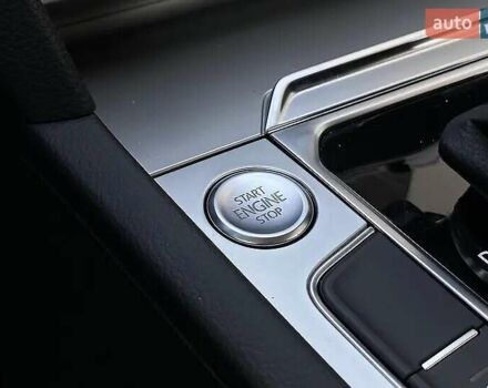 Серый Фольксваген Пассат, объемом двигателя 1.97 л и пробегом 207 тыс. км за 18000 $, фото 17 на Automoto.ua