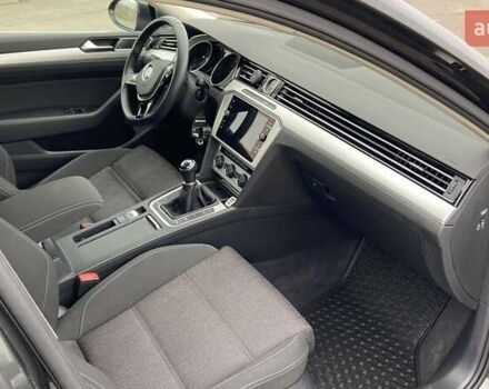 Серый Фольксваген Пассат, объемом двигателя 1.6 л и пробегом 186 тыс. км за 16500 $, фото 32 на Automoto.ua