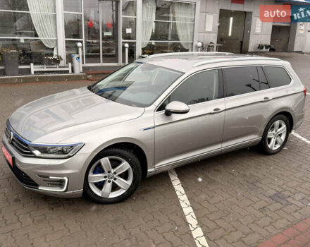 Серый Фольксваген Пассат, объемом двигателя 1.4 л и пробегом 210 тыс. км за 18900 $, фото 1 на Automoto.ua