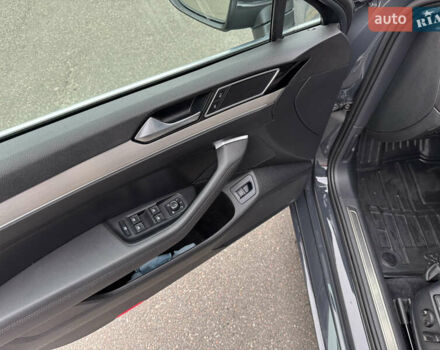 Сірий Фольксваген Пассат, об'ємом двигуна 1.97 л та пробігом 213 тис. км за 17700 $, фото 9 на Automoto.ua