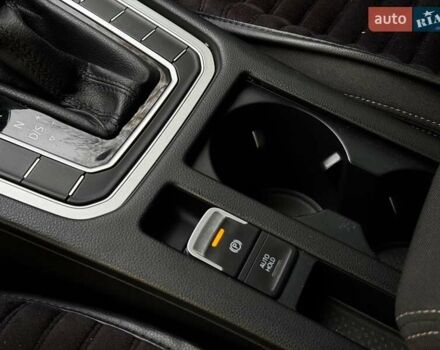 Фольксваген Пассат 2017 в Киеве на Automoto.ua Серый Фольксваген Пассат, объемом двигателя 2 л и пробегом 282 тыс. км за 13790 $, фото 18 на Automoto.ua