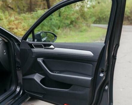 Сірий Фольксваген Пассат, об'ємом двигуна 1.97 л та пробігом 242 тис. км за 17500 $, фото 9 на Automoto.ua