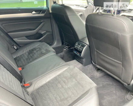 Серый Фольксваген Пассат, объемом двигателя 1.97 л и пробегом 180 тыс. км за 20500 $, фото 16 на Automoto.ua