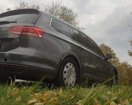 Серый Фольксваген Пассат, объемом двигателя 2 л и пробегом 300 тыс. км за 16600 $, фото 2 на Automoto.ua