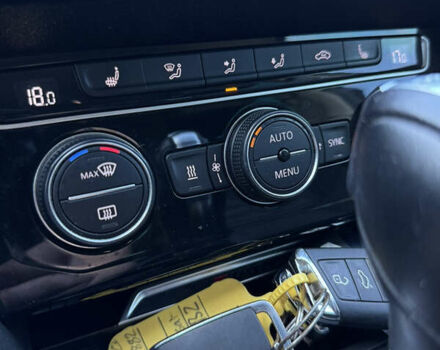 Серый Фольксваген Пассат, объемом двигателя 2 л и пробегом 257 тыс. км за 17999 $, фото 26 на Automoto.ua