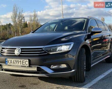 Фольксваген Пассат 2018 в Киеве на Automoto.ua Серый Фольксваген Пассат, объемом двигателя 1.97 л и пробегом 287 тыс. км за 19300 $, фото 5 на Automoto.ua