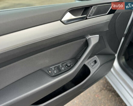 Серый Фольксваген Пассат, объемом двигателя 1.97 л и пробегом 207 тыс. км за 17300 $, фото 43 на Automoto.ua