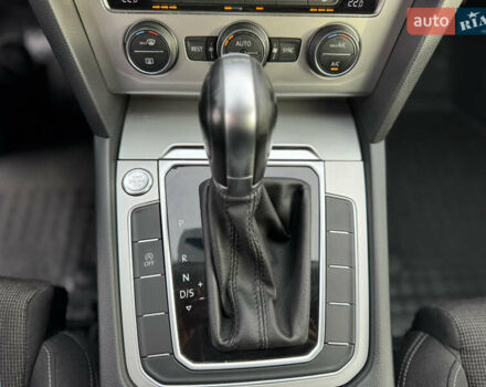 Серый Фольксваген Пассат, объемом двигателя 1.97 л и пробегом 207 тыс. км за 17300 $, фото 64 на Automoto.ua