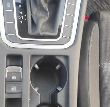 Сірий Фольксваген Пассат, об'ємом двигуна 2 л та пробігом 186 тис. км за 23018 $, фото 19 на Automoto.ua