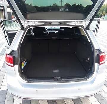 Сірий Фольксваген Пассат, об'ємом двигуна 2 л та пробігом 186 тис. км за 23018 $, фото 28 на Automoto.ua