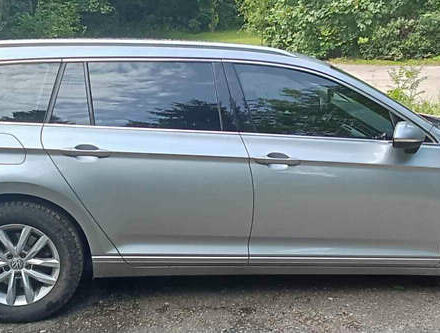 Серый Фольксваген Пассат, объемом двигателя 2 л и пробегом 315 тыс. км за 15500 $, фото 2 на Automoto.ua