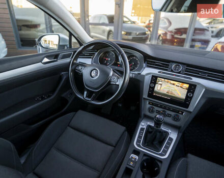 Сірий Фольксваген Пассат, об'ємом двигуна 1.6 л та пробігом 205 тис. км за 13600 $, фото 19 на Automoto.ua