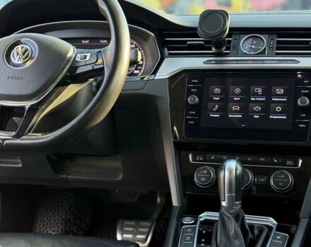 Фольксваген Пассат 2018 в Киеве на Automoto.ua Серый Фольксваген Пассат, объемом двигателя 1.97 л и пробегом 287 тыс. км за 19300 $, фото 17 на Automoto.ua