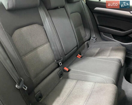 Серый Фольксваген Пассат, объемом двигателя 1.97 л и пробегом 197 тыс. км за 18950 $, фото 10 на Automoto.ua