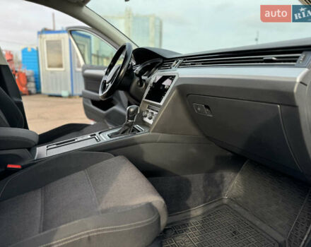 Серый Фольксваген Пассат, объемом двигателя 1.97 л и пробегом 207 тыс. км за 17300 $, фото 76 на Automoto.ua