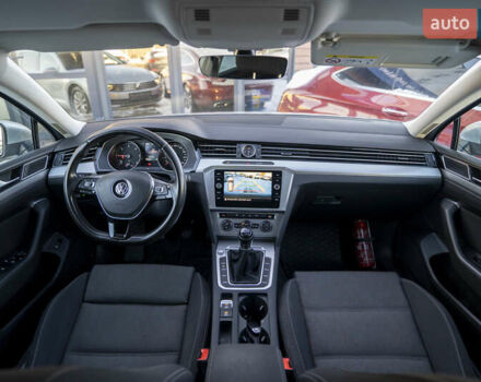 Сірий Фольксваген Пассат, об'ємом двигуна 1.6 л та пробігом 205 тис. км за 13600 $, фото 21 на Automoto.ua