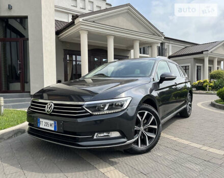 Серый Фольксваген Пассат, объемом двигателя 2 л и пробегом 215 тыс. км за 20000 $, фото 2 на Automoto.ua