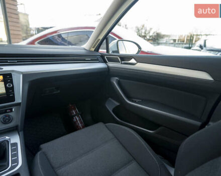 Сірий Фольксваген Пассат, об'ємом двигуна 1.6 л та пробігом 205 тис. км за 13600 $, фото 20 на Automoto.ua