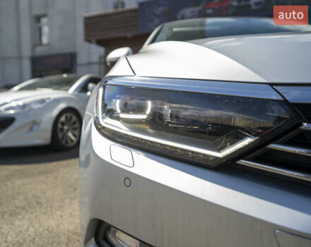 Сірий Фольксваген Пассат, об'ємом двигуна 1.6 л та пробігом 205 тис. км за 13600 $, фото 6 на Automoto.ua