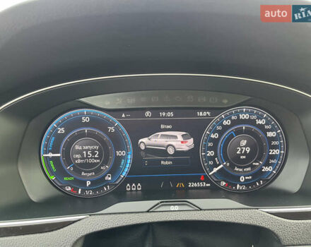 Сірий Фольксваген Пассат, об'ємом двигуна 1.4 л та пробігом 226 тис. км за 19499 $, фото 16 на Automoto.ua