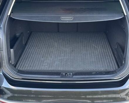 Фольксваген Пассат 2018 в Киеве на Automoto.ua Серый Фольксваген Пассат, объемом двигателя 1.97 л и пробегом 287 тыс. км за 19300 $, фото 9 на Automoto.ua