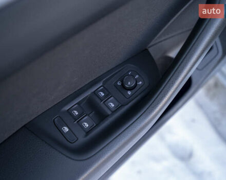 Сірий Фольксваген Пассат, об'ємом двигуна 1.6 л та пробігом 205 тис. км за 13600 $, фото 16 на Automoto.ua