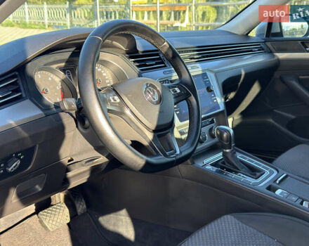 Серый Фольксваген Пассат, объемом двигателя 1.97 л и пробегом 176 тыс. км за 16800 $, фото 10 на Automoto.ua