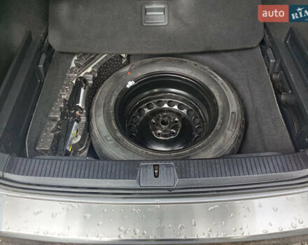 Серый Фольксваген Пассат, объемом двигателя 2 л и пробегом 315 тыс. км за 15500 $, фото 4 на Automoto.ua