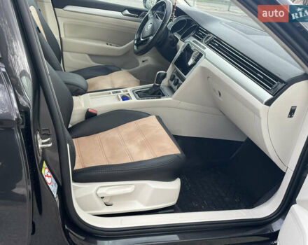 Сірий Фольксваген Пассат, об'ємом двигуна 2 л та пробігом 197 тис. км за 15999 $, фото 26 на Automoto.ua