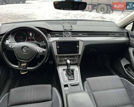 Фольксваген Пассат 2018 в Черкассах на Automoto.ua Серый Фольксваген Пассат, объемом двигателя 2 л и пробегом 178 тыс. км за 21900 $, фото 8 на Automoto.ua